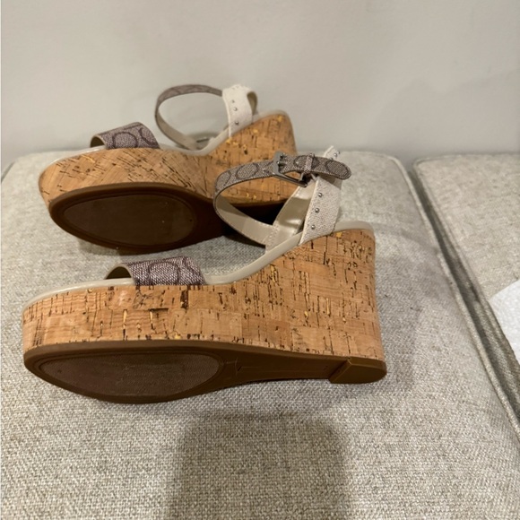 Brand New Calvin Klein Karmona Sandals Natural Wedges. Size 8.5B - Picture 7 of 10